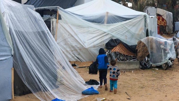 Palestinian children in a refugee camp in Khan Younis