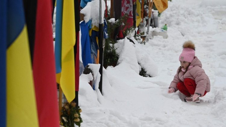 Ucraina, Unicef lanciata la campagna Safe Winter Holidays per la sicurezza dei bambini in inverno