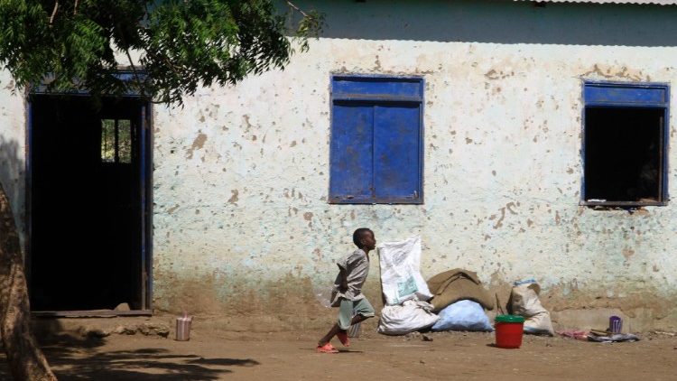 A child displaced from Sudan's Jazira state in a temporary shelter in Gedaref in the country's east