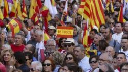 demonstration-against-catalan-independence-1507483387676