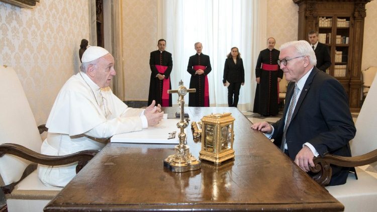 Le pape François avec le president allemand Frank-Walter Steinmeier