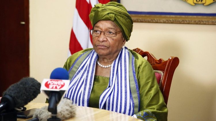 Ellen Johnson Sirleaf laisse la place après 12 ans au pouvoir. Elle est la première femme élue à la tête d'un Etat africain.