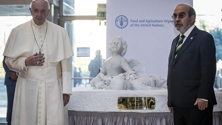 Papa Francisco com Dr. Graziano da Silva em visita à FAO