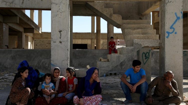 Une famille déplacée par les combats à Kirkouk.