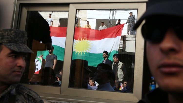 Protesto em Irbil contra ofensiva turca