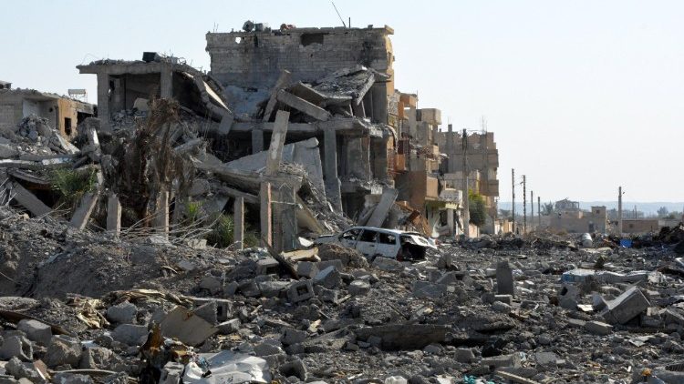Die Stadt Raqqa im Norden Syriens ist zerstört - und immer noch besteht die Gefahr von Landminen und Blindgängern