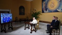 pope-francis-live-link-up-with-the-international-s-1509028546750