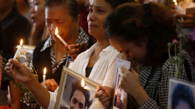 Philippinos trauern um ihre Familienangehörigen, die dem Drogenkrieg zum Opfer gefallen sind.