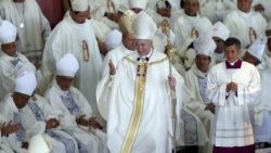 cardinal-carlos-aguiar-retes-inauguration-cer-1517868778917.jpg