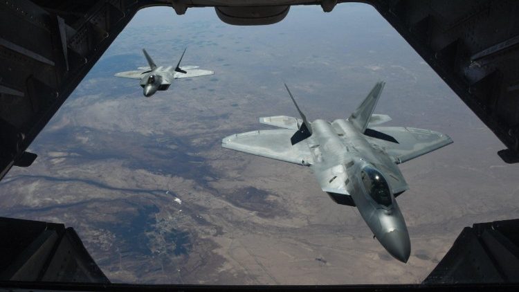 US airstrikes kill more than 100 fighters in Syria