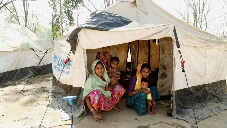Une famille Rohingyas réfugiée dans le camp de Cox's Bazar