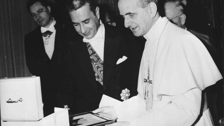   Папа Павел VI принимает Альдо Моро на аудиенции