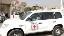 humanitarian-convoy-enters-syria-s-eastern-gh-1520255930066.jpg