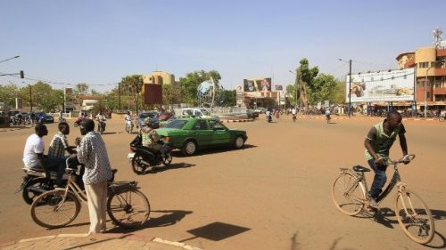 In Burkina Faso, premier e governo si dimettono