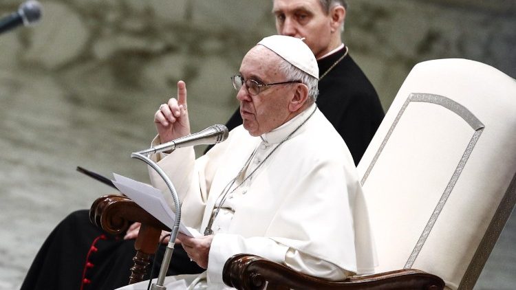 Le Pape François lors de l'audience générale le 7 mars
