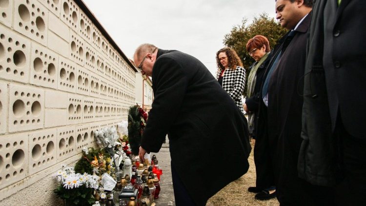 Members of the European Parliament visit Slovakia to pay their respects to the murdered journalist Jan Kuciak and his fiancée