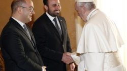 pope-francis-meets-captains-regent-of-san-mar-1521803601561.jpg