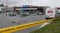gunman-terror-attack-in-trebes-supermarket-af-1521891197247.jpg