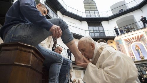 Papst Franziskus: Gründonnerstagsliturgie im Gefängnis von Velletri