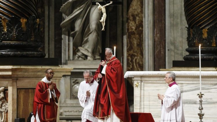 pope-francis-celebrates-the-lord-s-passion-1522429095295.jpg