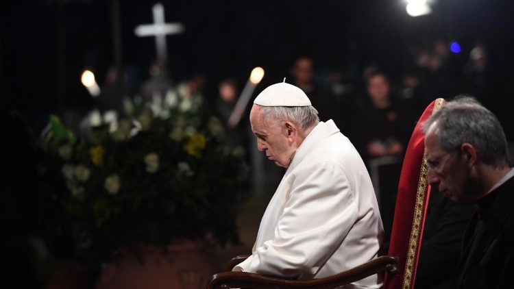 Pope Francis presides Via Crucis in Rome