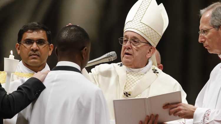 Pope Francis' Easter Vigil mass