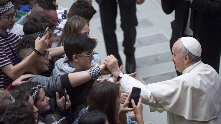 Papa Franjo i mladi