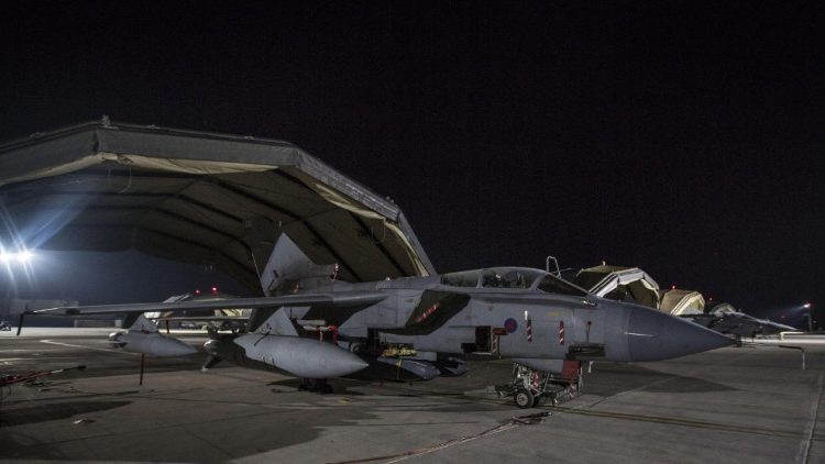 Britanski zrakoplovi spremni za zajedničku akciju SAD-a, Francuske i Velike Britanije u Siriji