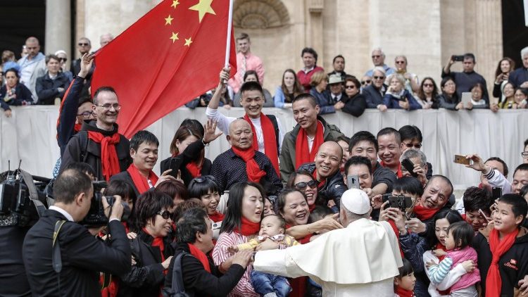Påven möter pilgrimer från Kina