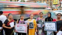 silent-protest-against-rape-in-kolkata-1524061394970.jpg