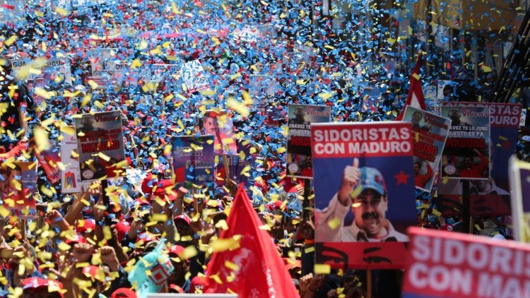 Cortège des partisans au président Nicolas Maduro, à Puerto Ordaz, le 23 avril 2018.