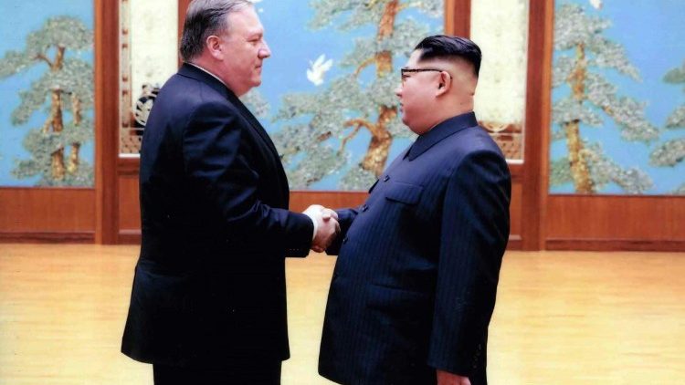 Der nordkoreanische Machthaber Kim Jong Un mit US-Außenminister Mike Pompeo