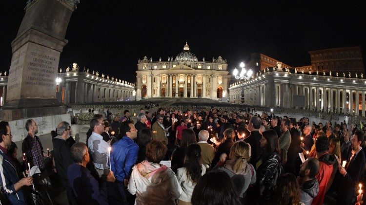 Prayer vigil for Alfie Evans in Saint Peter?s square