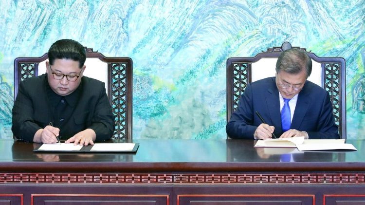 朝韓兩國領導人金正恩和文在寅歷史性會晤