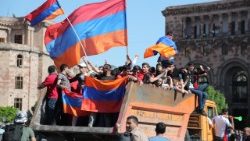 opposition-rally-in-armenia-1525270393554.jpg
