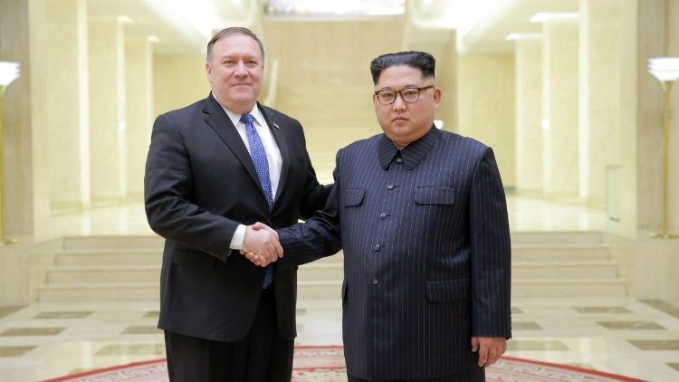 Mike Pompeo e Kim Jong-Un a Pyongyang
