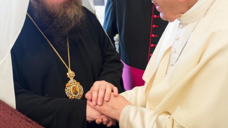 Папа Франциск на аудиенцията с митрополит Ростислав