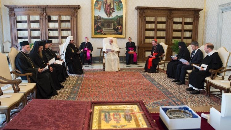 Ferenc pápa Rasztiszláv metropolitával és kíséretével 