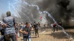 clashes-at-gaza-israeli-border-1526372588162.jpg