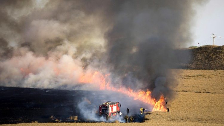Incendie à la zone frontalière entre la Bande de Gaza et Israël, le 16 mai 2018.