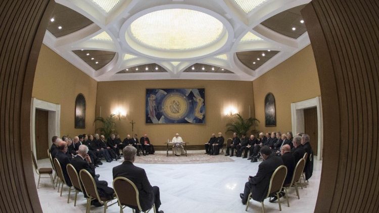 Påven talar med Chiles biskopar 