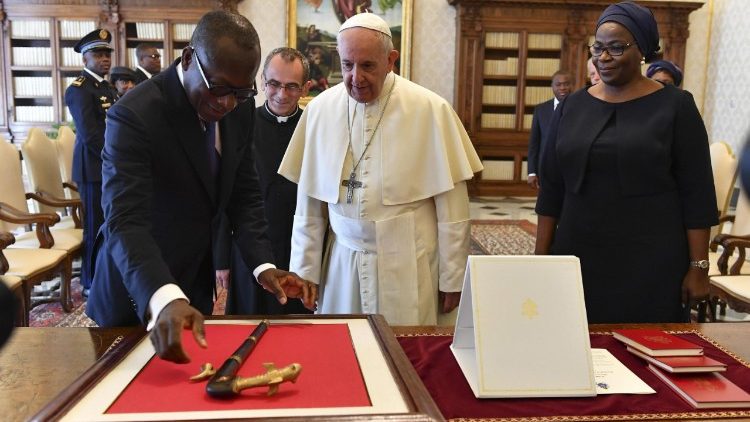 Папа Франциск с президента на Бенин