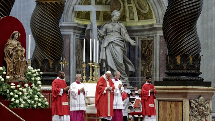 Папа Франциск на Святой Мессе праздника Пятидесятницы