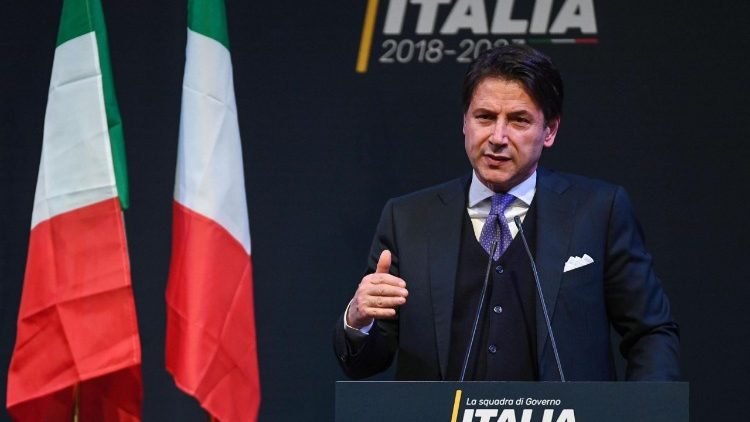 Juriste de 54 ans, Giuseppe Conte, inconnu du grand public, a été proposé pour diriger le gouvernement populiste italien.