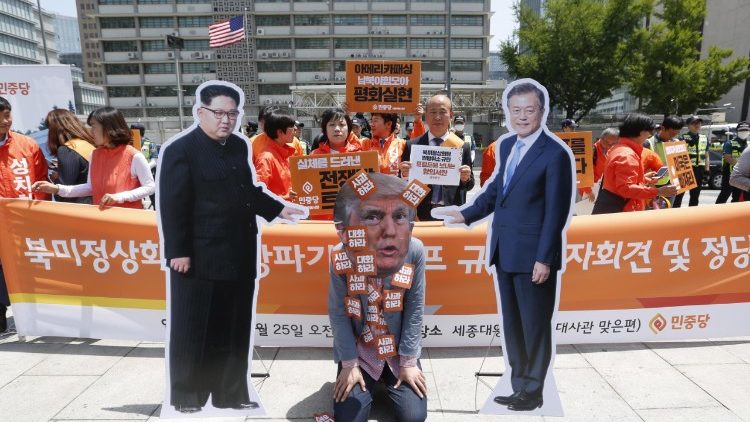 Manifestation dans la capitale sud-coréenne, à Séoul, contre l'annulation du sommet entre Donald Trump et Kim Jong-un, le 25 mai 2018.