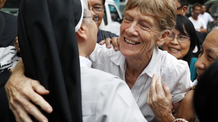 S. Patricia Fox zmuszona przez władze do opuszczenia Filipin