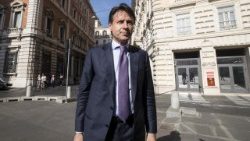 governo--conte-a-vertice-con-di-maio-e-salvin-1527783320706.jpg