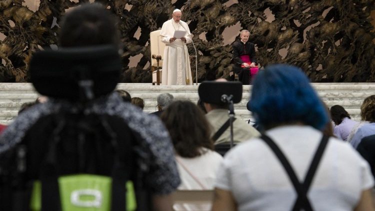 Папа падчас сустрэчы з членамі Італьянскага аб’яднання па барацьбе з мышачнай дыстрафіяй