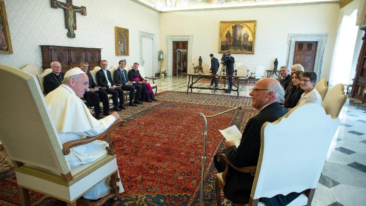 Папа Франциск на встрече в Ватикане с лютеранской делегацией