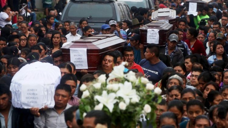 Guatemalans begin to bury victims of Fuego volcano eruption